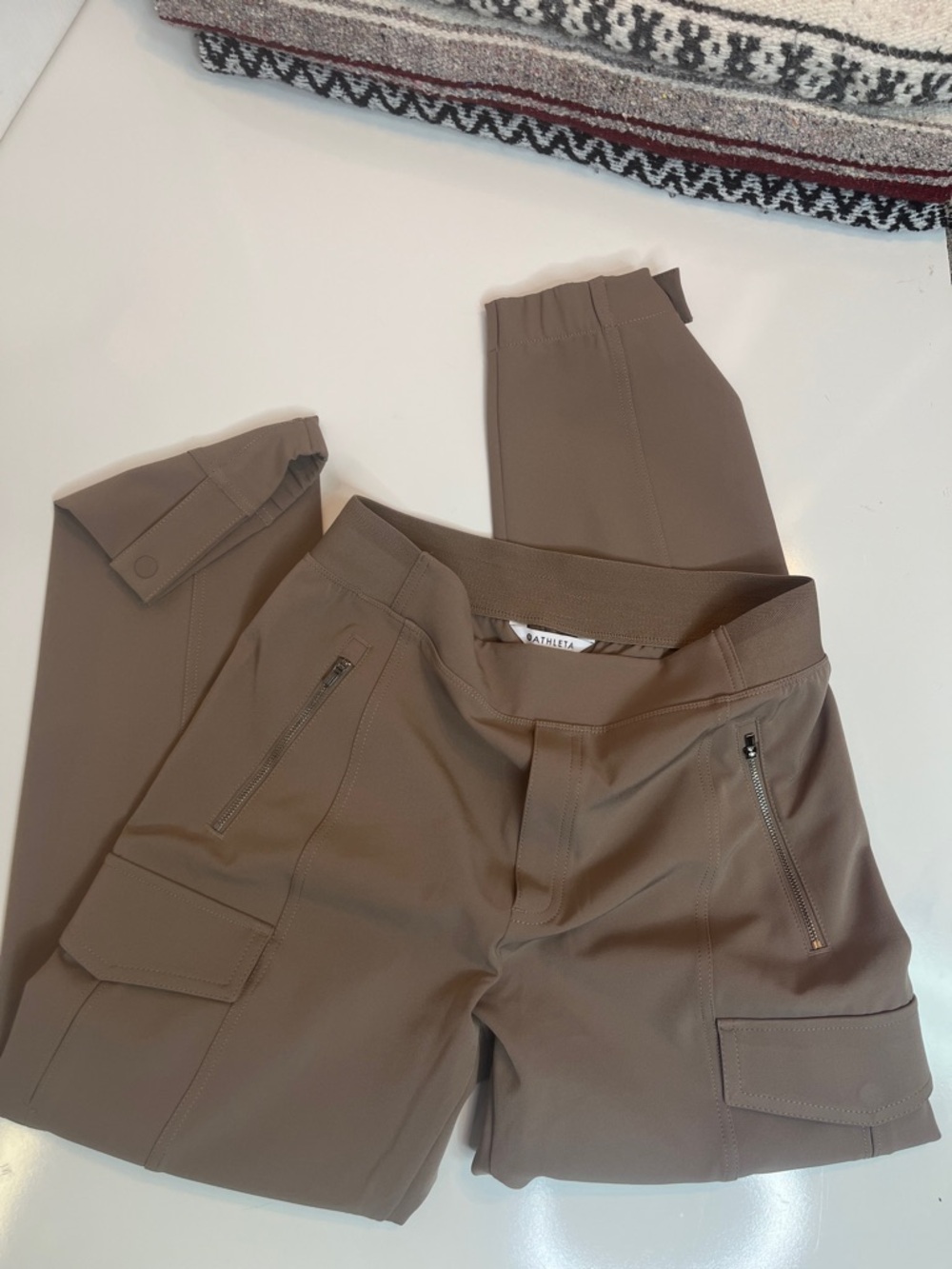 Athleta Endless High Rise Cargo Pants Joggers Tan Size 8 - Picture 2 of 9